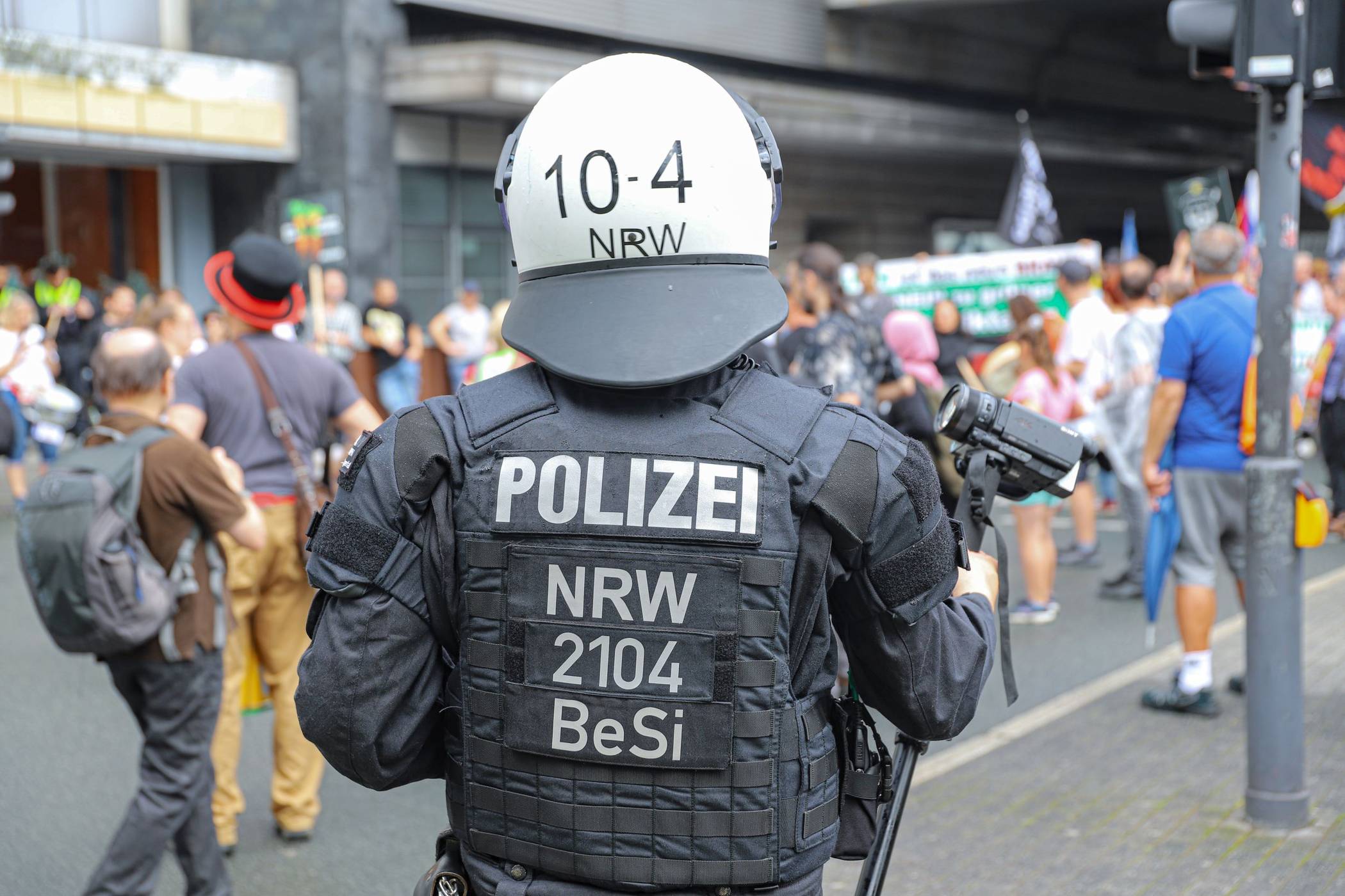 Szene vom Steinweg in Barmen.