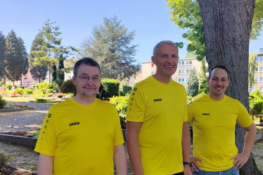 Amtsleiter Ingo Schellenberg (li.) und Stellvertreter Philipp Sonneck unterstützen Trainer Martin Witulski und sein Team auch in diesem Jahr.