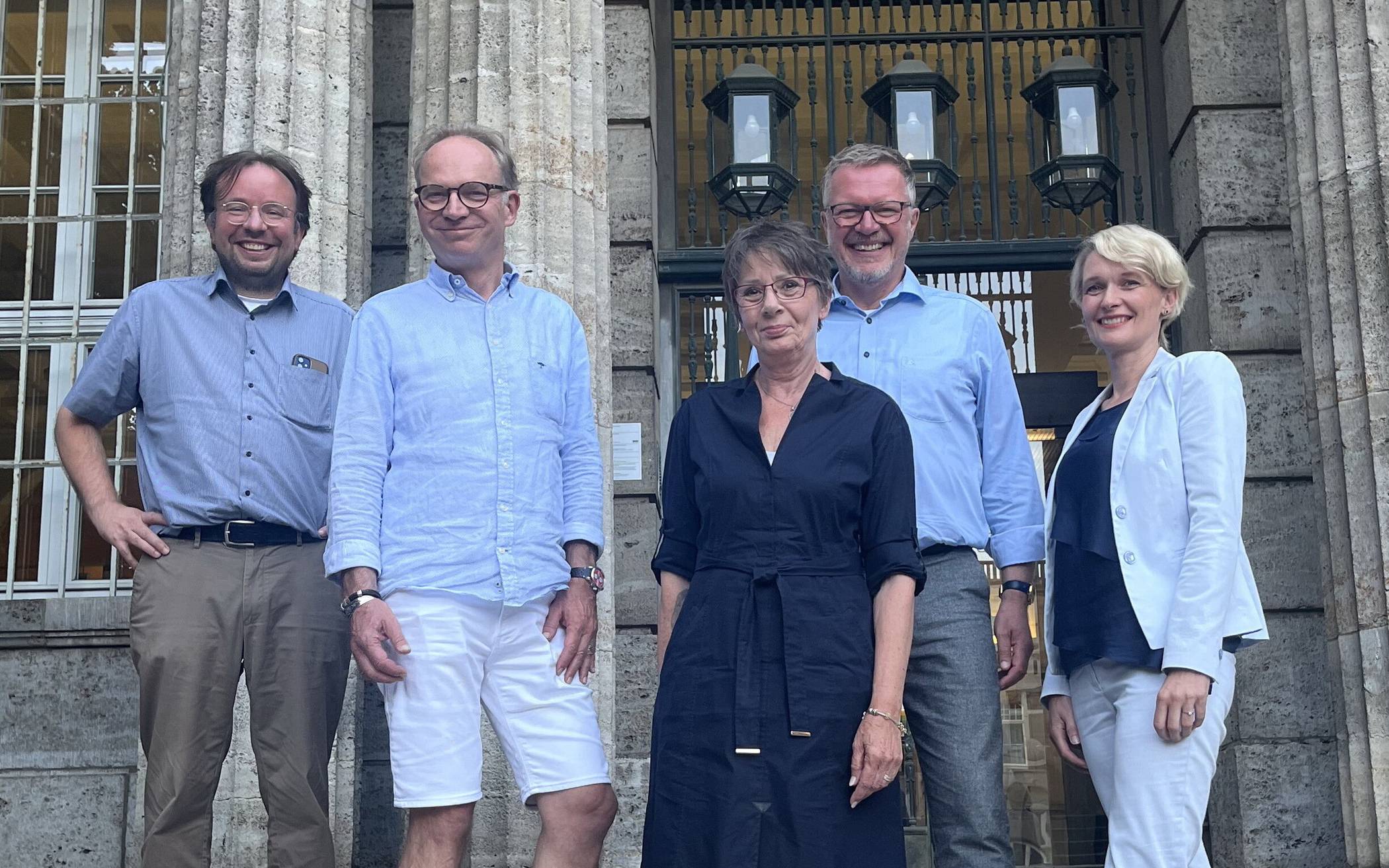 Von li.: Kreisvorsitzender Gregor Ahlmann, Fraktionsvorsitzender Michael Wessel, die stellvertretende Fraktionsvorsitzende Barbara Becker, Fraktionsvorsitzender Hans-Jörg Herhausen und die stellvertretende Kreisvorsitzende Anja Vesper.