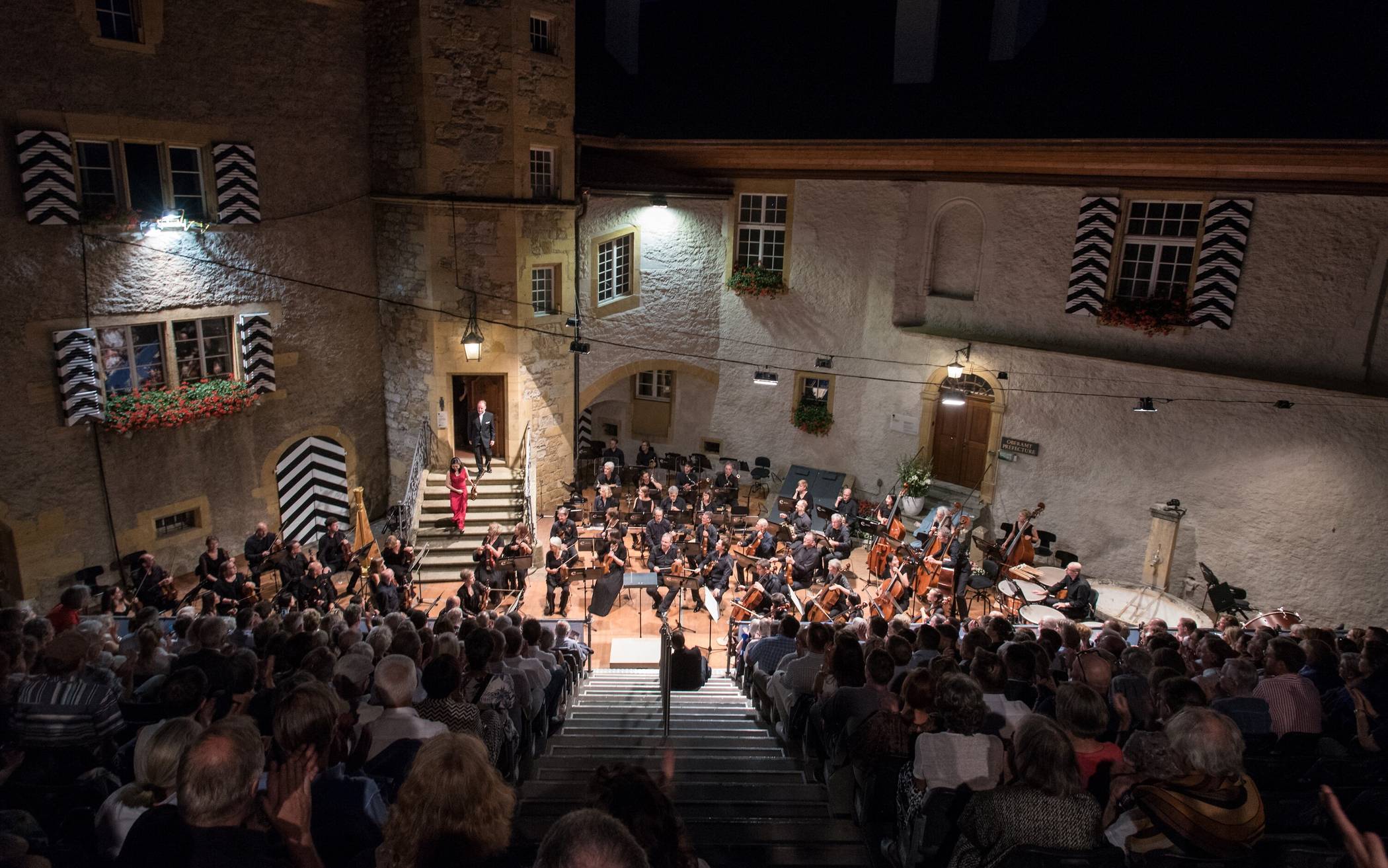 Konzert des Sinfonierochester Wuppertal im Schlosshof