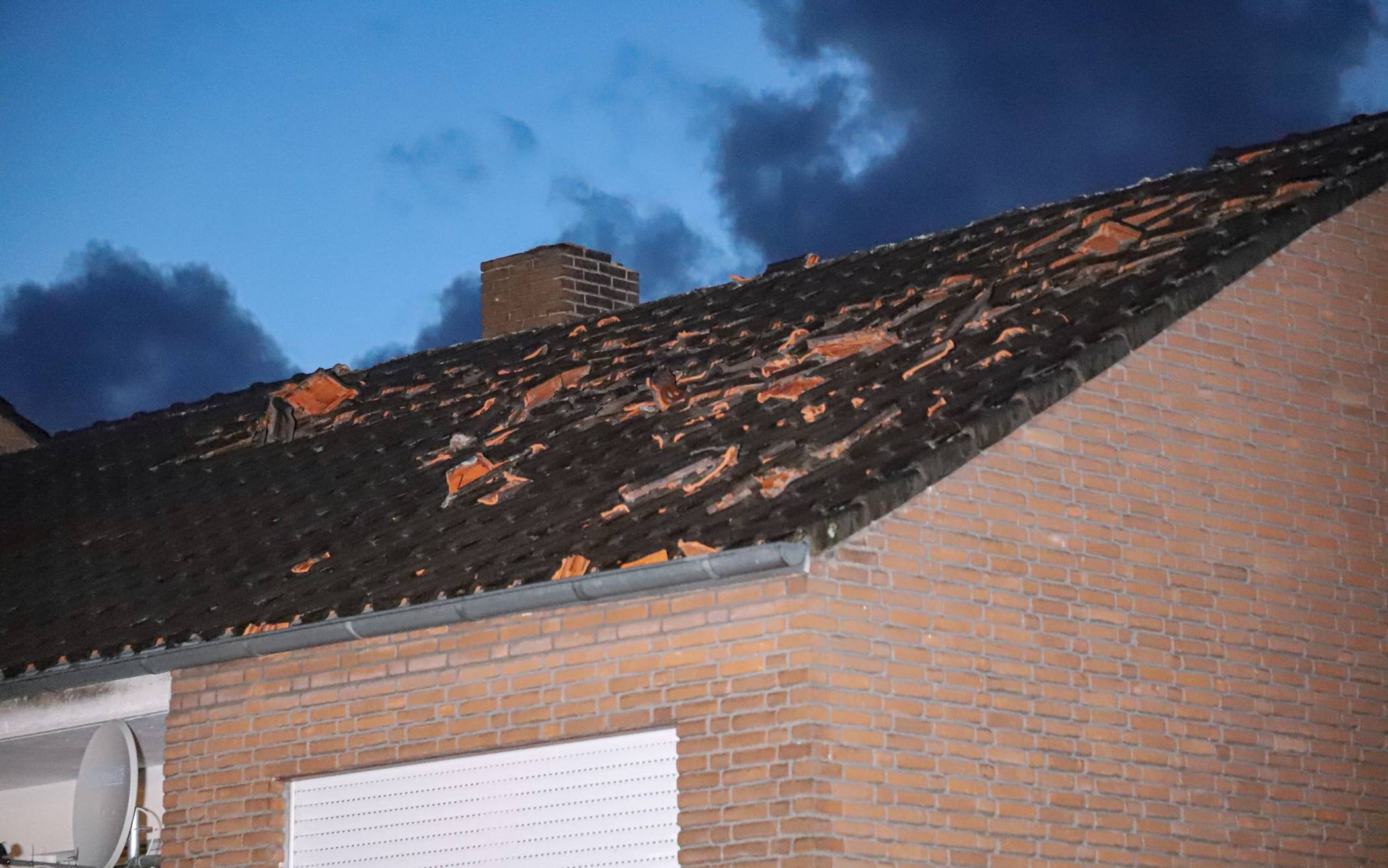 Mehrere Dächer wurden beschädigt.