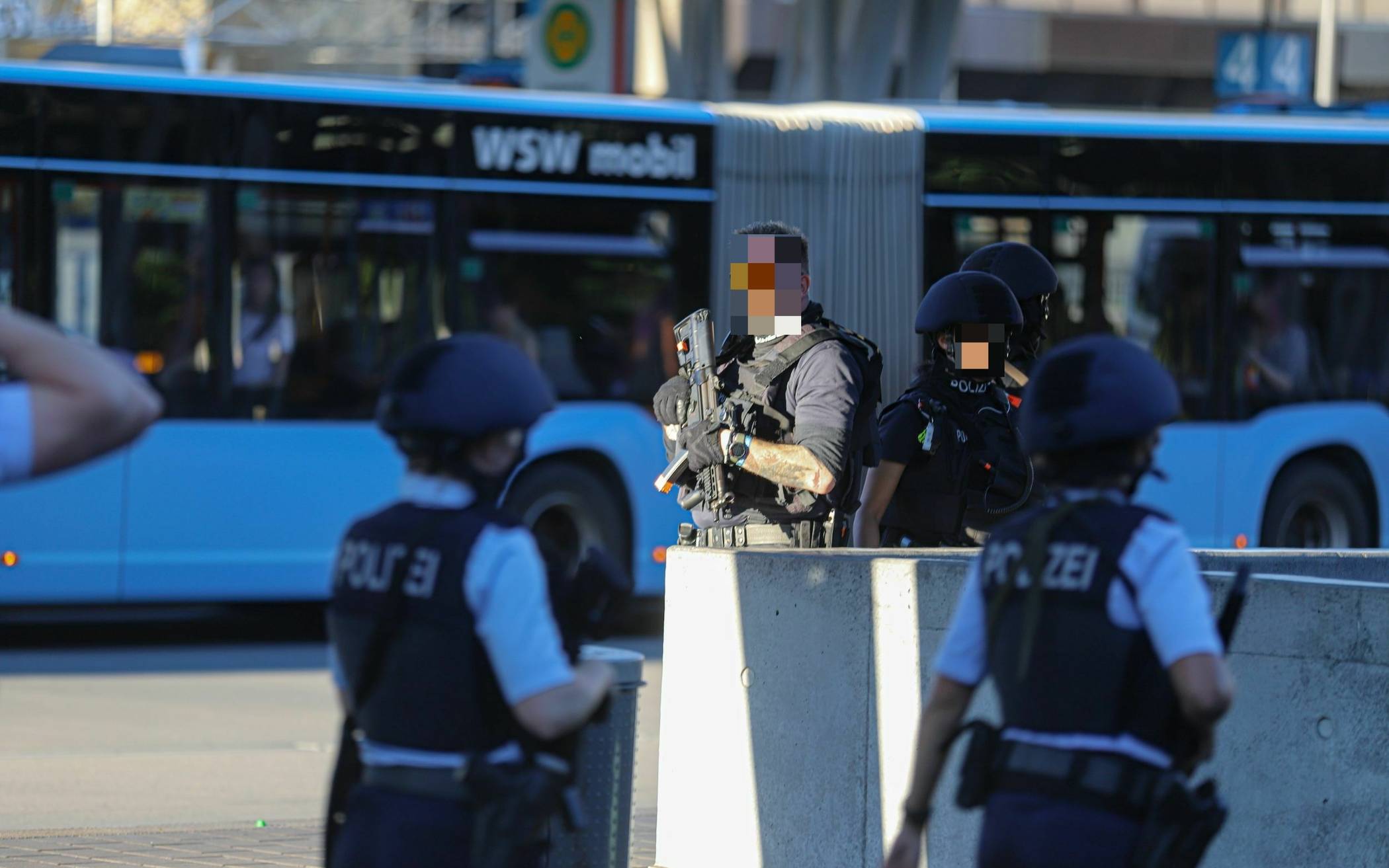 Bilder: Polizei-Einsatz am Wuppertaler Hauptbahnhof​