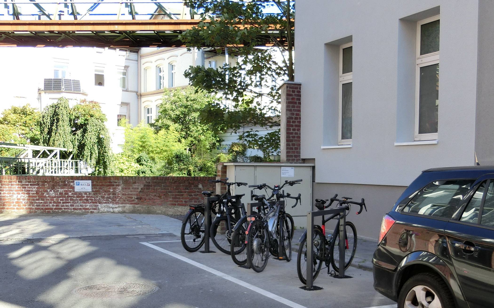 Zusätzliche Fahrradbügel am Arrenberg installiert