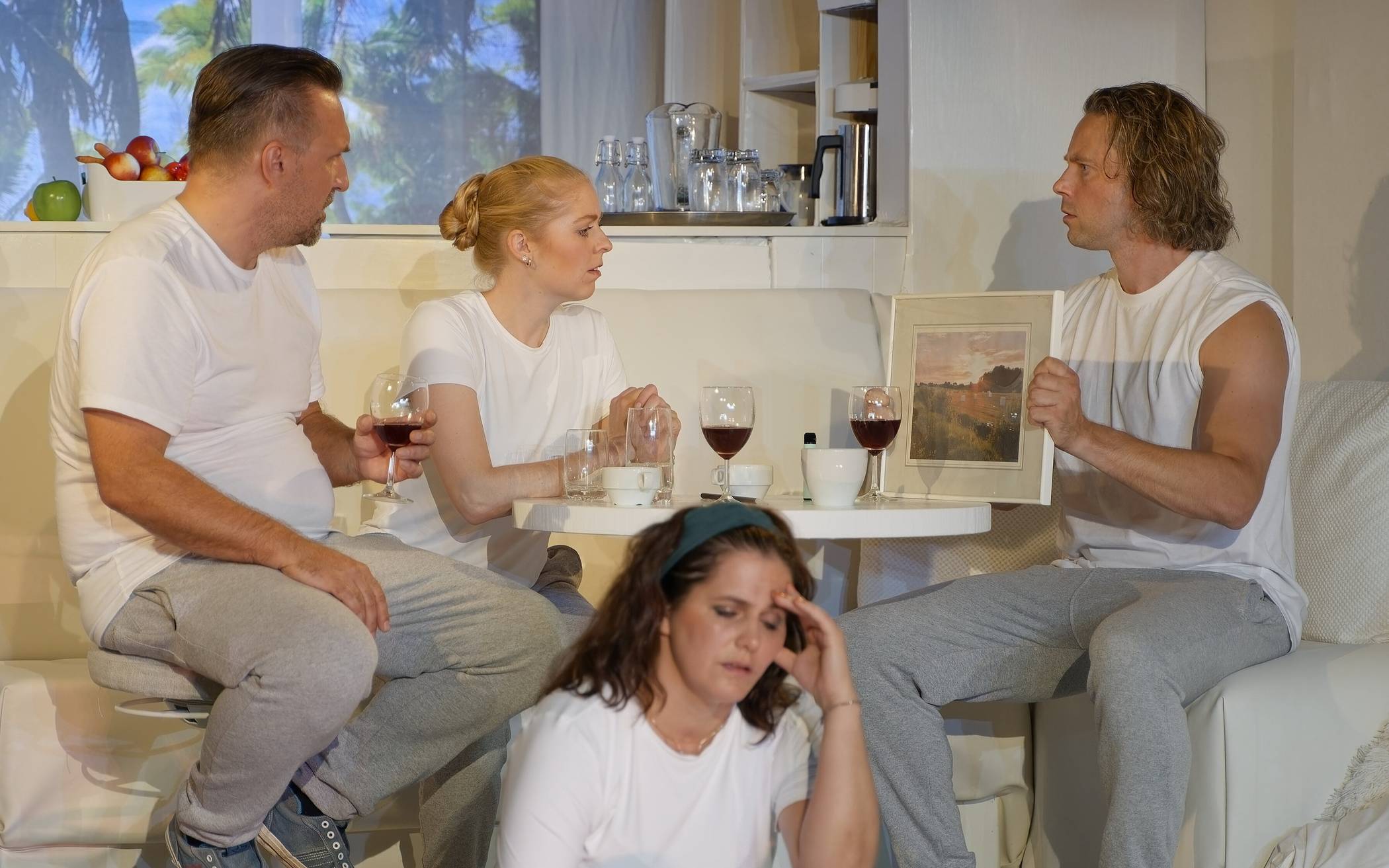 Julia Kretschmer, Mona und Kris Köhler sowie Niklas Peternek erleben in "Das Haus auf Monkey Island" psychologisch sehr nachdenklich stimmende Dinge.