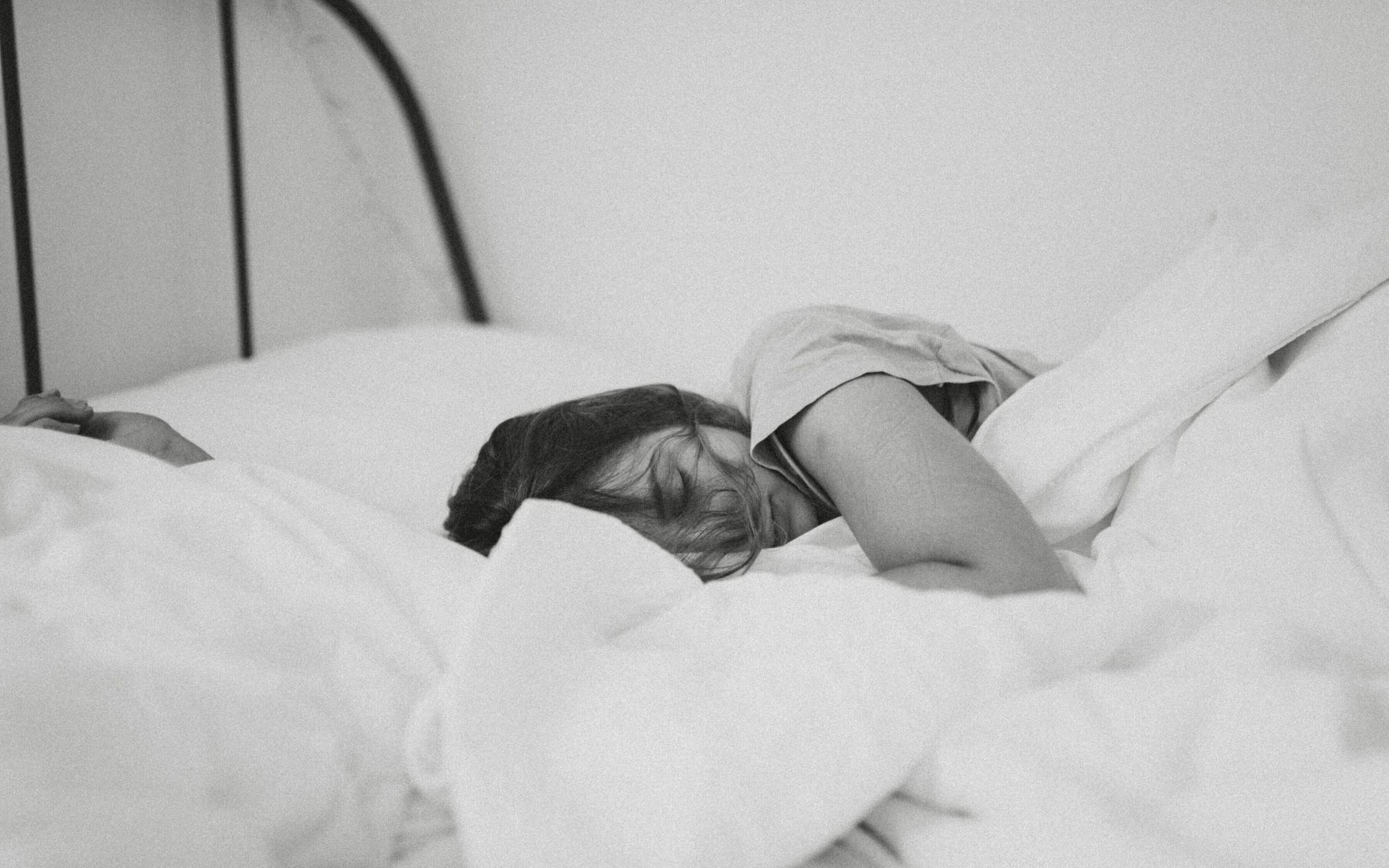 Besserer Schlaf mit natürlichen Ansätzen - ganz ohne Chemie