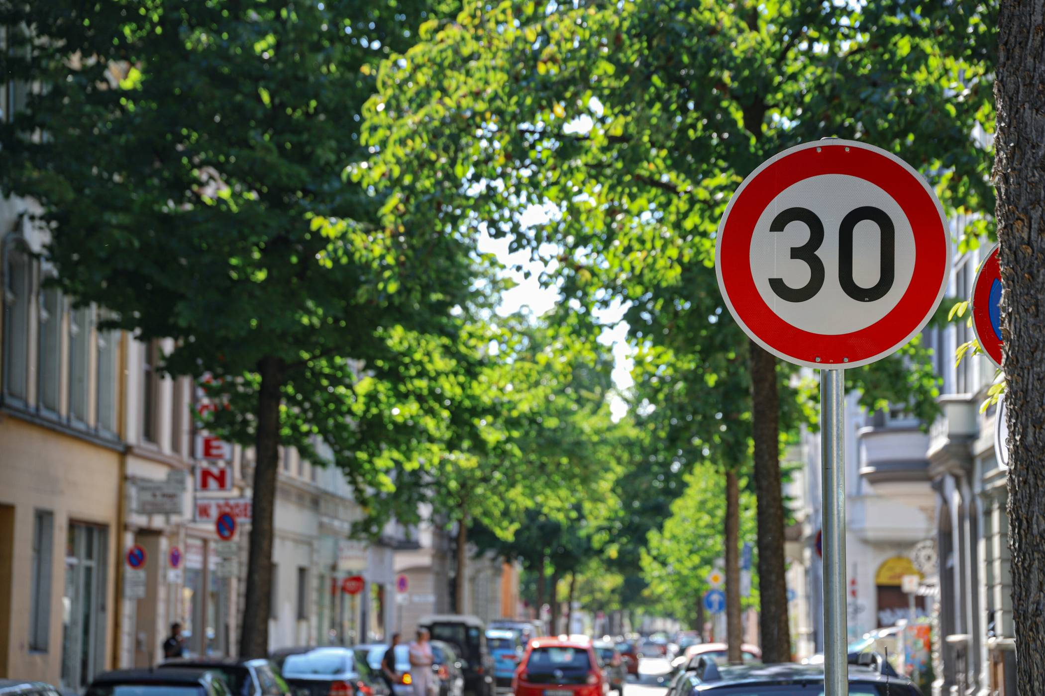 Blick in die Hünefeldstraße.