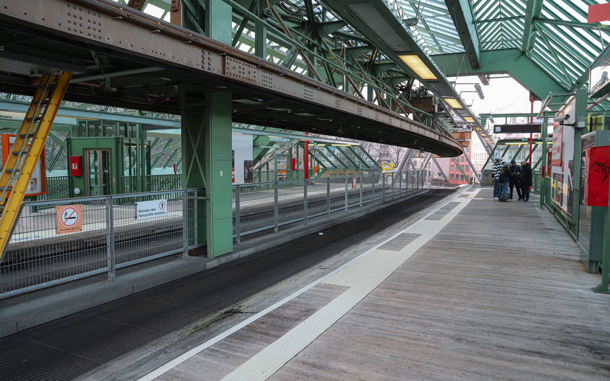 Der Schwebebahnhof Kluse.