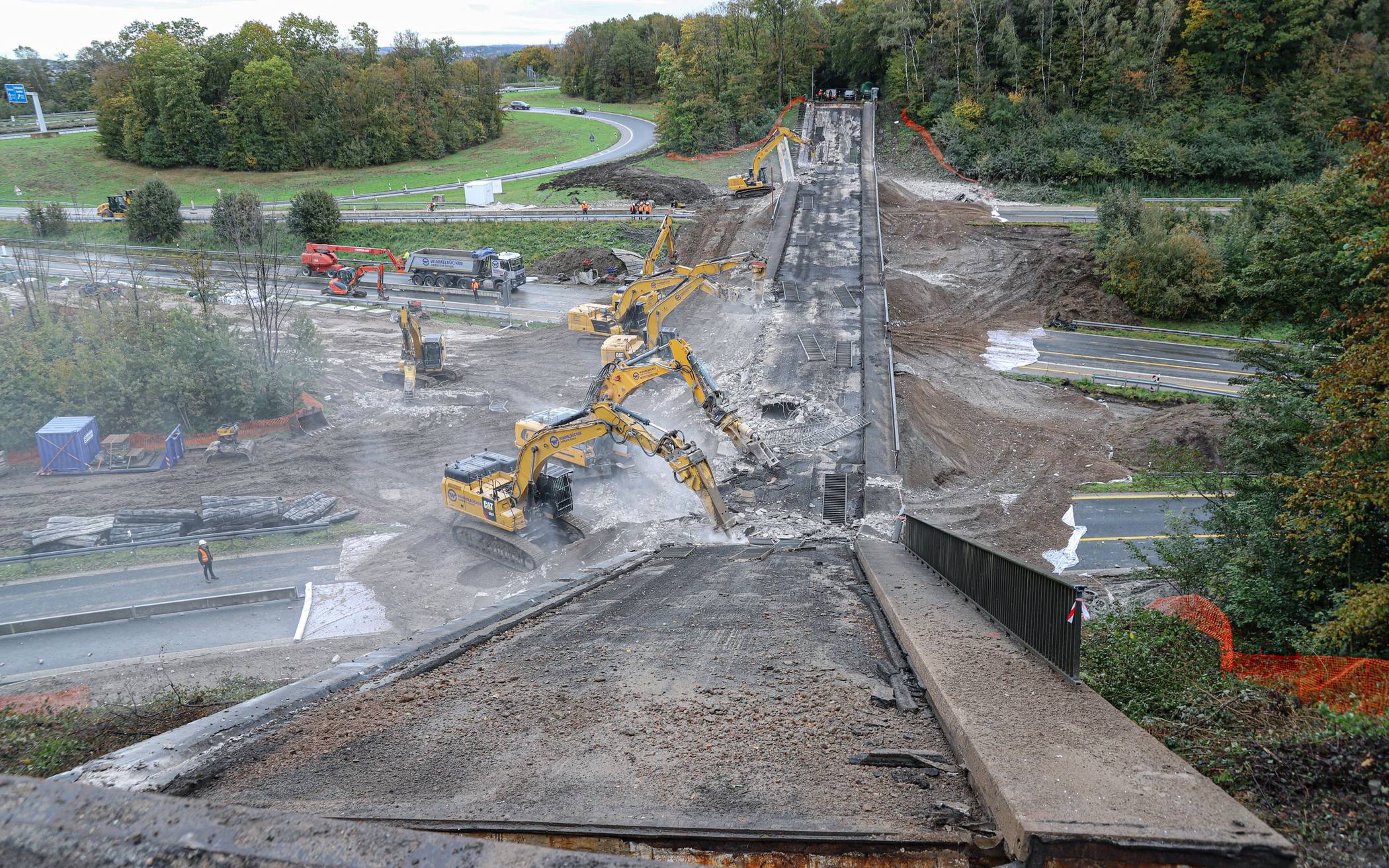 Die Brücke geht wie geplant zu