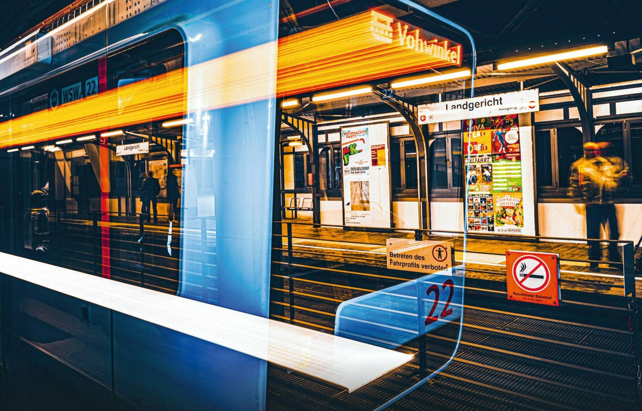 Platz 3 für Meik Meyrahn: Bei der Langzeitbelichtung wurde die Schwebebahn an der...