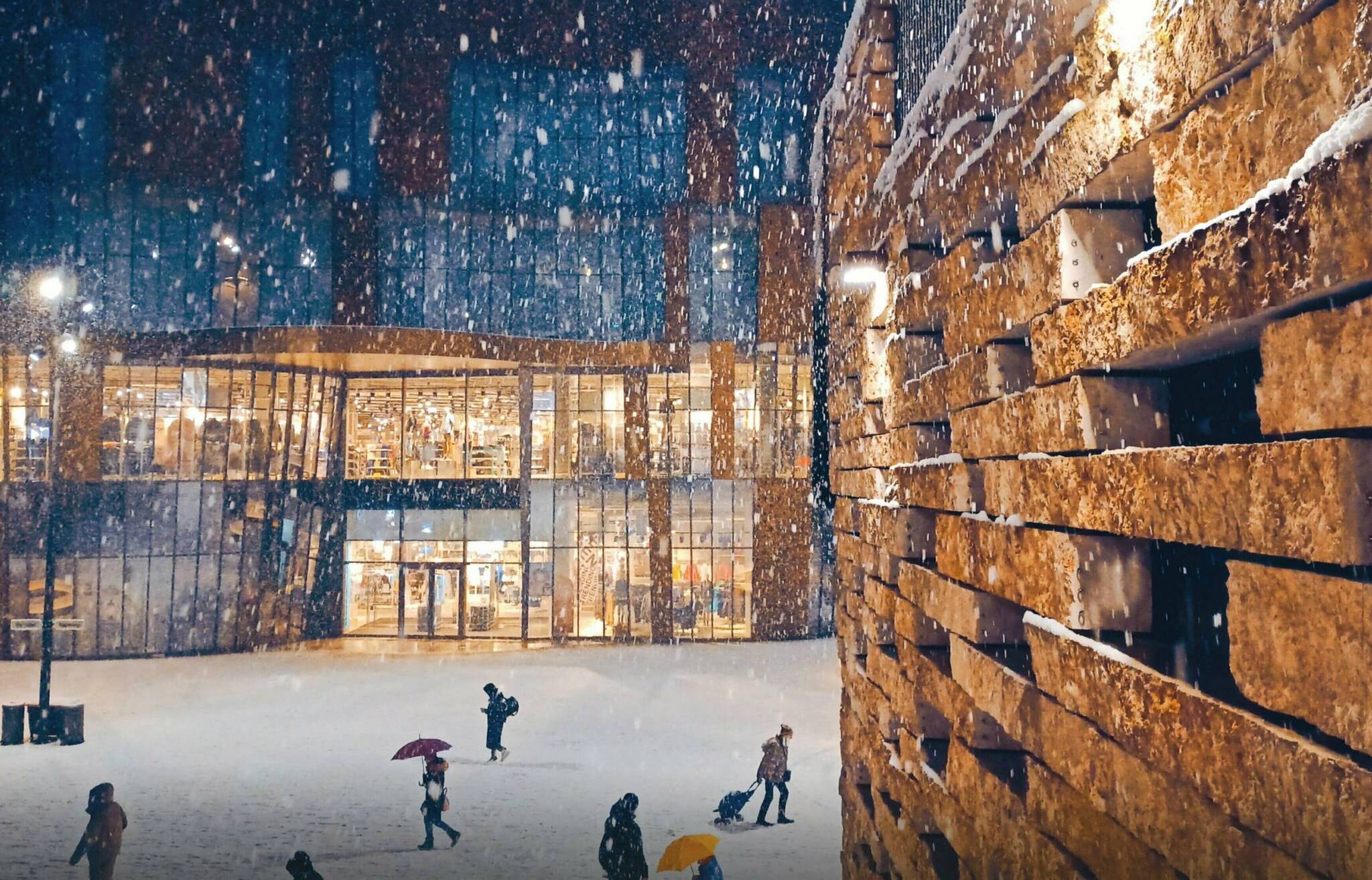 Alexej Mikulitzki: Winterliches Wuppertal im Stadtzentrum am...