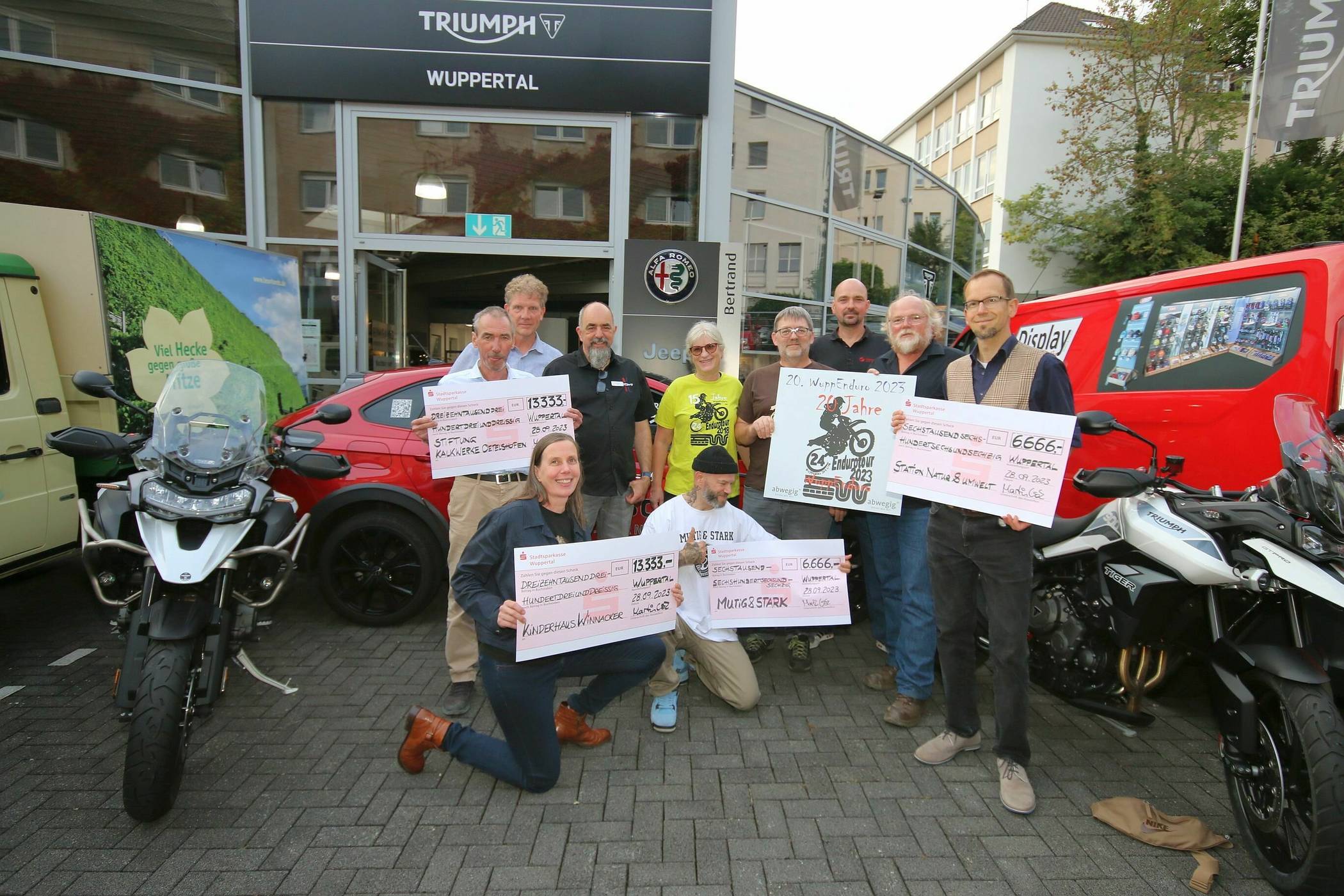  Die Spendenübergabe. 