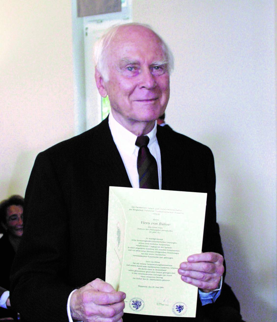  Doe Ehrendoktorwürde für Vicco von Bülow im Jahr 2001. 