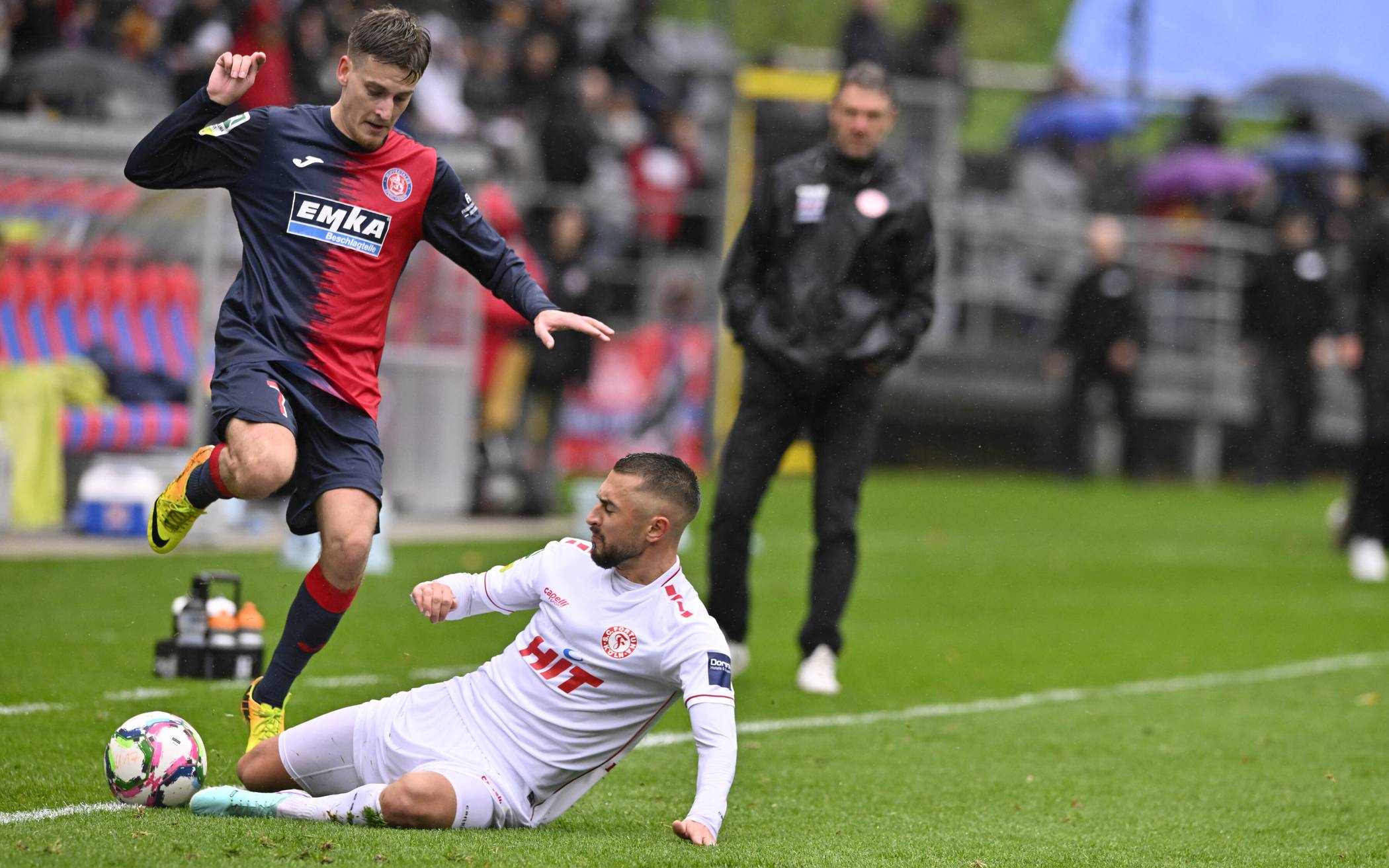  Der WSV – hier Semir Saric gegen Fortuna Köln – will die Hürde Bocholt überspringen. 