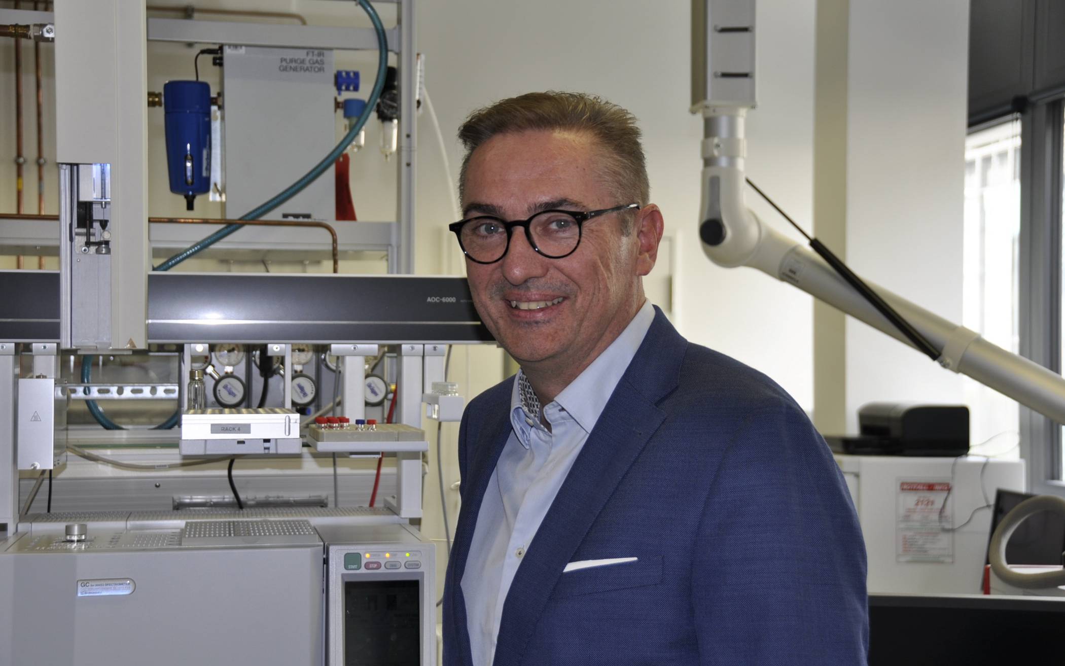  Prof. Dr. Roland Goertz leitet seit 2012 den Lehrstuhl für Chemische Sicherheit und Abwehrenden Brandschutz in der Fakultät für Maschinenbau und Sicherheitstechnik der Bergischen Universität. 