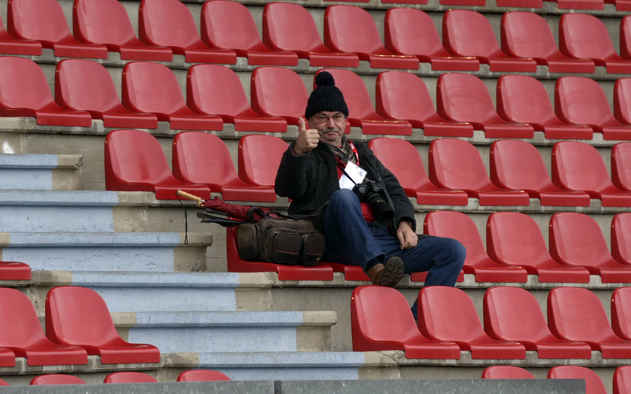 Kurt Keil bei einem seiner zahlreichen Stadionbesuche.