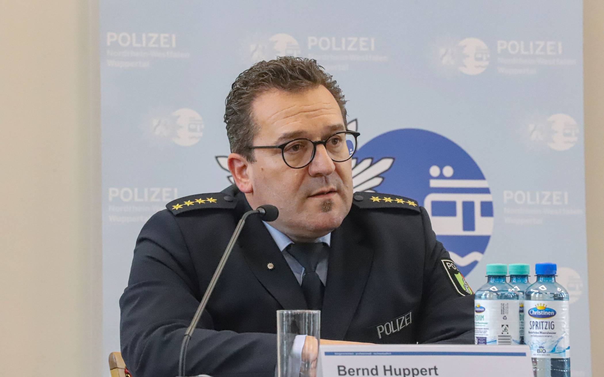 Bernd Huppert (stellvertretender Behördenleiter des Polizeipräsidiums...