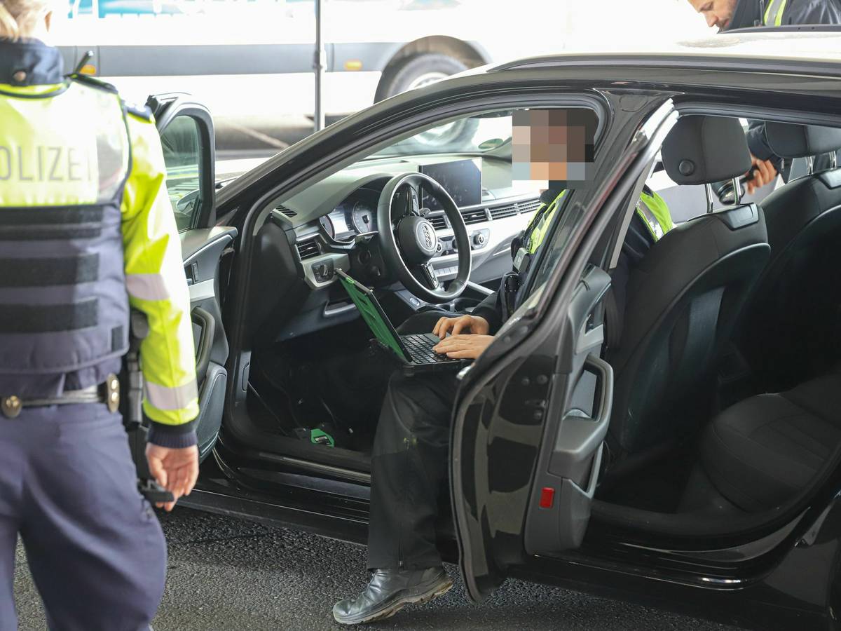 Flucht und Unfall mit Mietwagen
