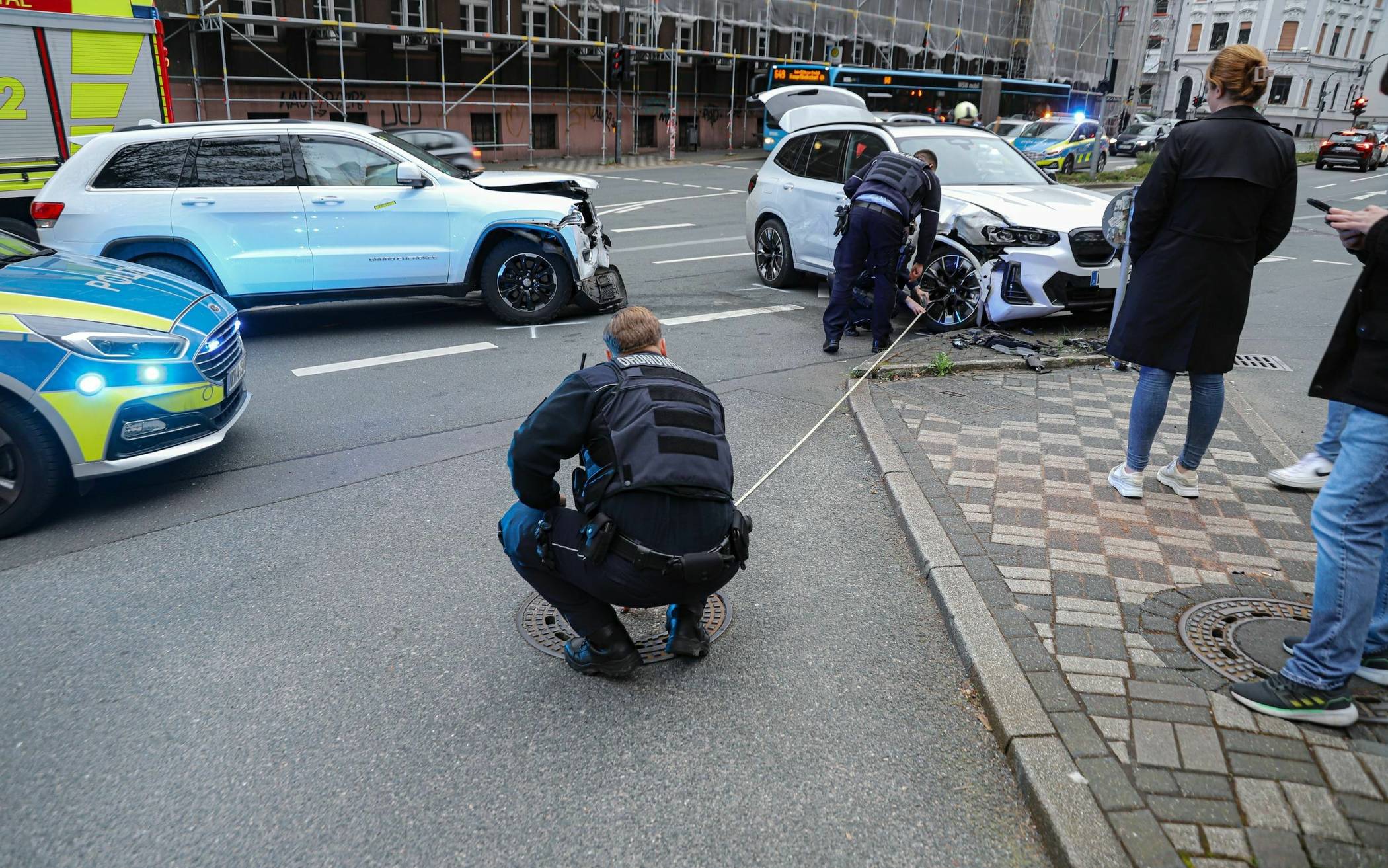 Bilder: Schwerer Unfall in Wuppertal-Elberfeld​