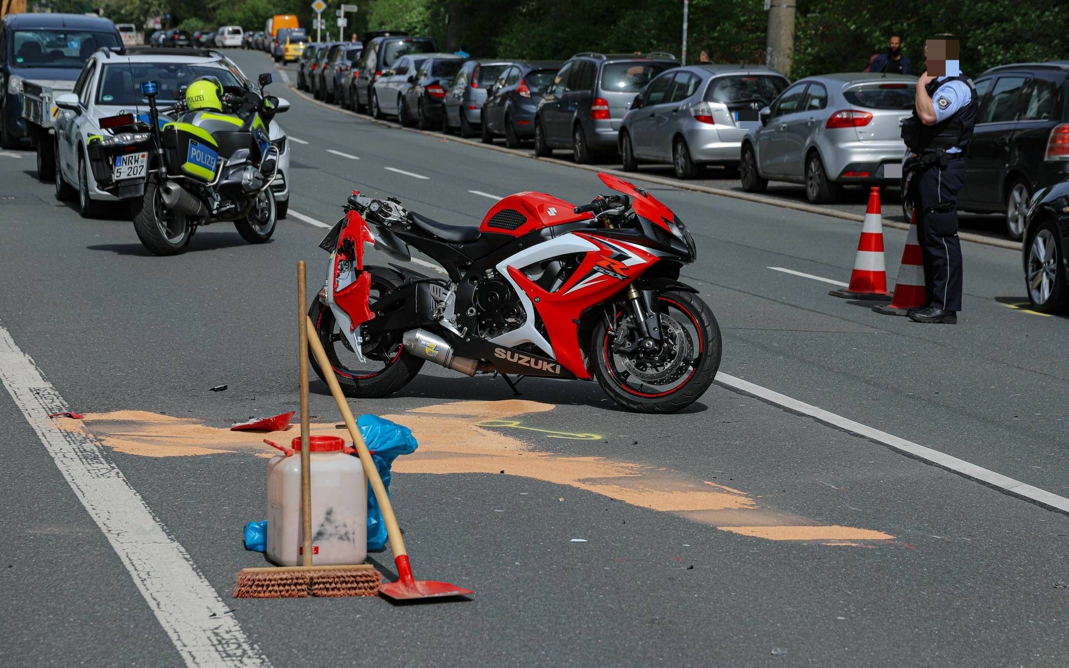 Motorradfahrer in Wuppertal nach Sturz schwer verletzt​