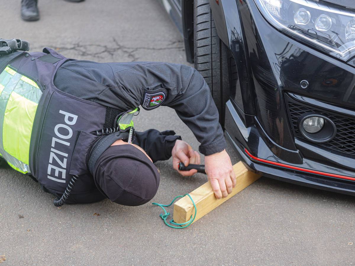 Verkehrskontrolle der Wuppertaler Polizei
