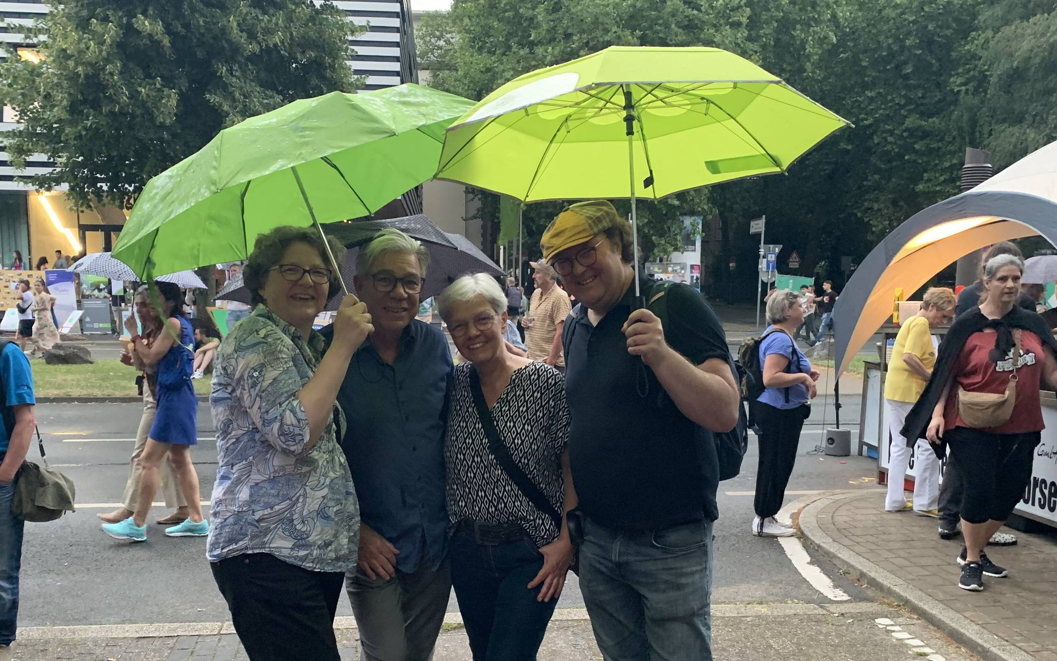 Von li.: Anja Liebert (mit Hartmut Kies, Martha Schwarz und Maximilian Rahr): „Es...