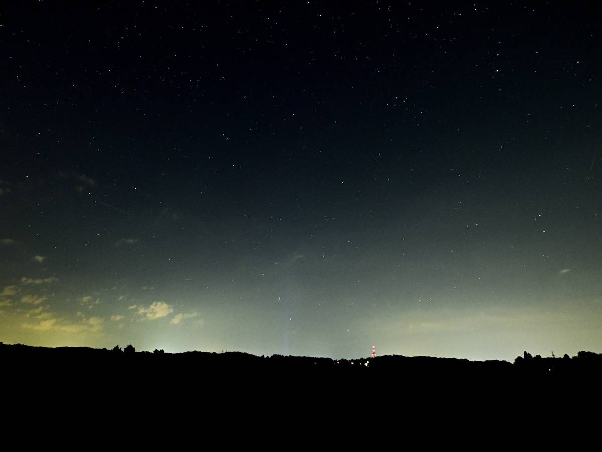 Sternschnuppen und Polarlichter

