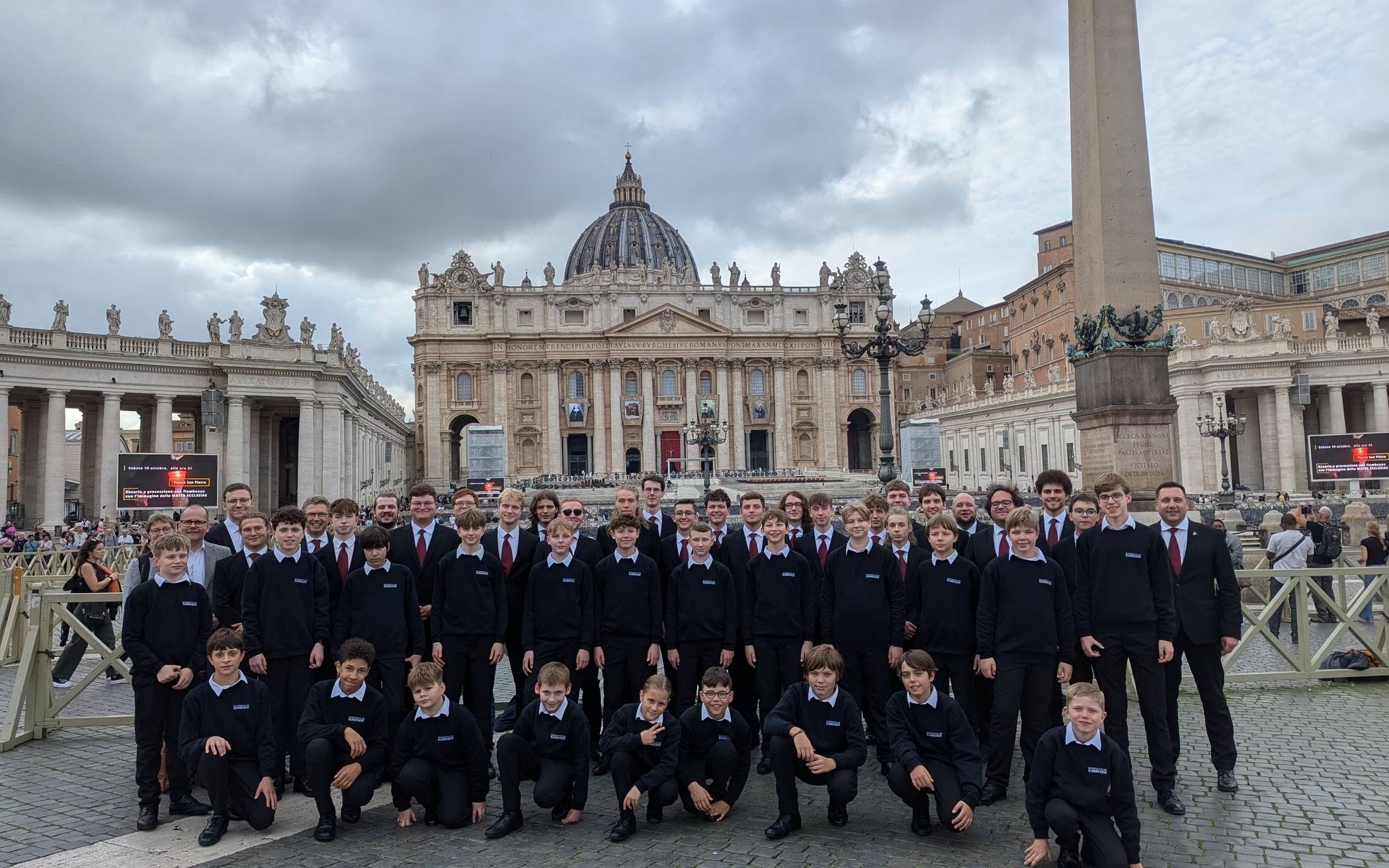 Die Kurrendaner vor der Mitgestaltung der Messe im...