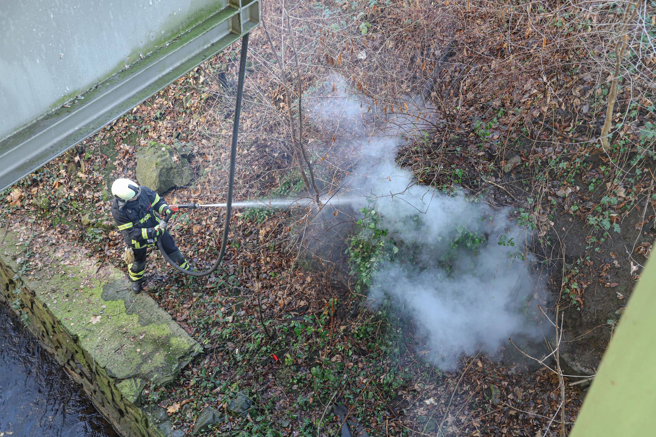 Der Brand an der Schwebebahnstation Wupperfeld. 