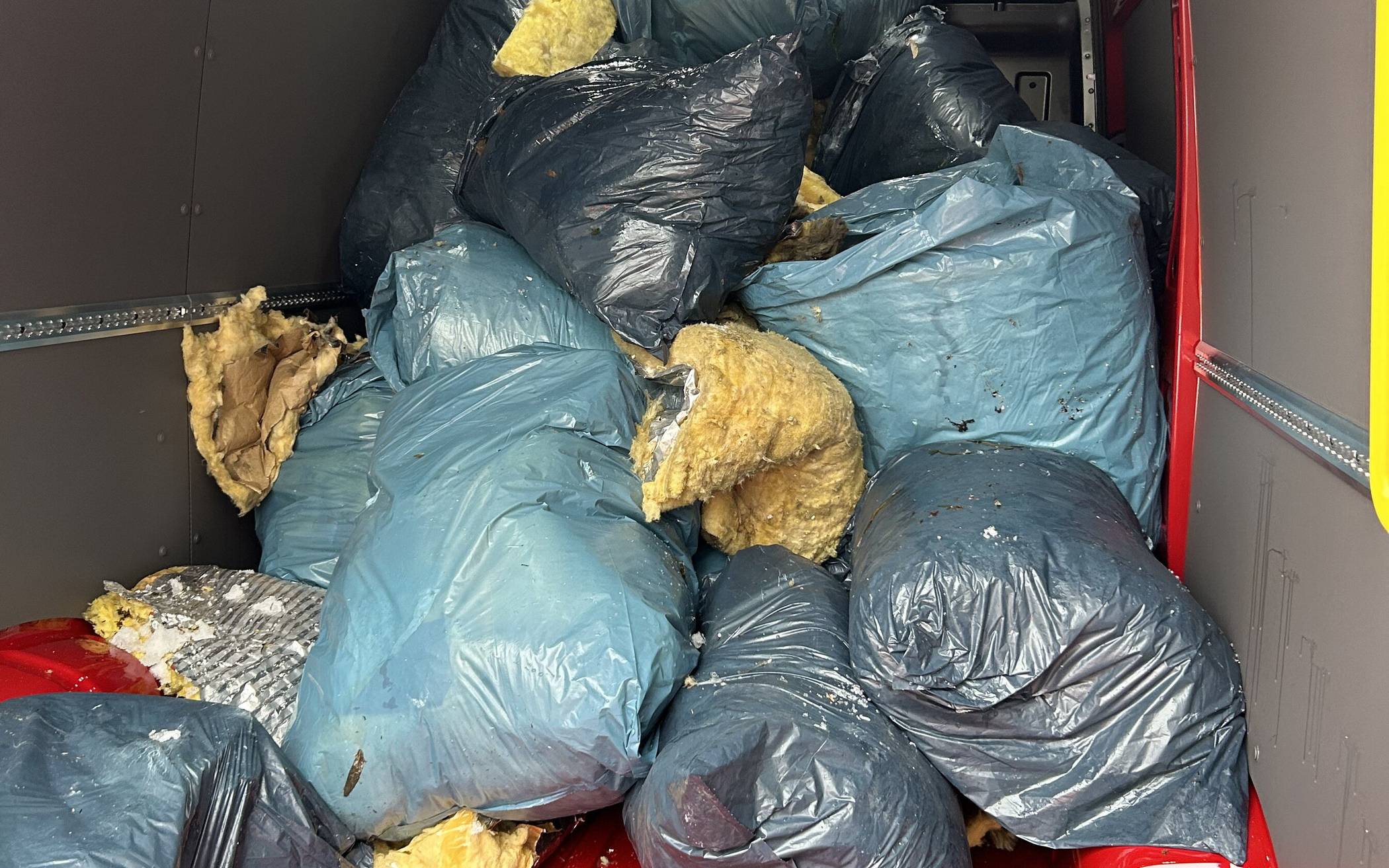 Bilder: Illegale Müllkippe in Wuppertal-Dornap