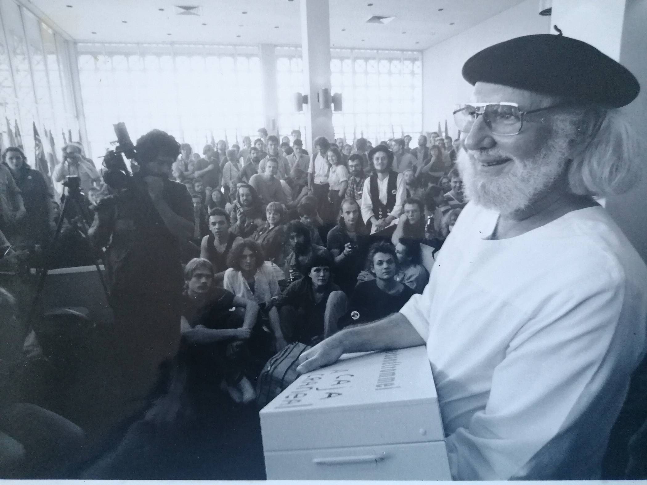  Ernesto Cardenal im Dezember 1983. 