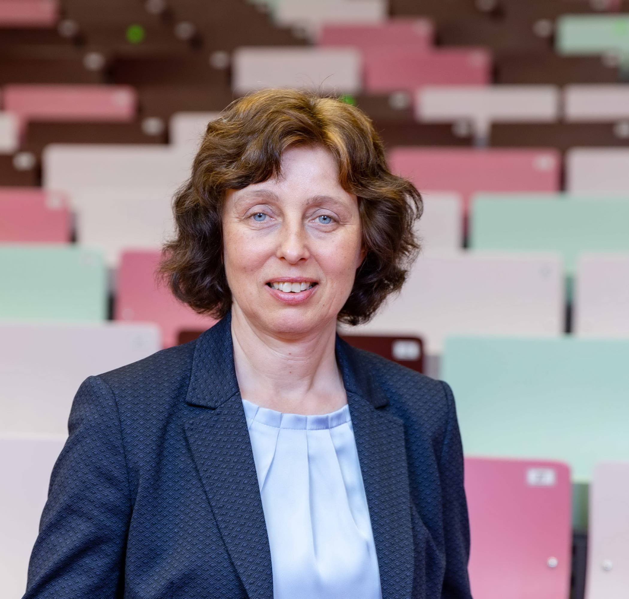 Prof. Dr. Claudia Neugebauer arbeitet am Lehrstuhl für Finanzwissenschaft und Steuerlehre in der Fakultät für Wirtschaftswissenschaft – Schumpeter School of Business and Economics an der Bergischen Universität.