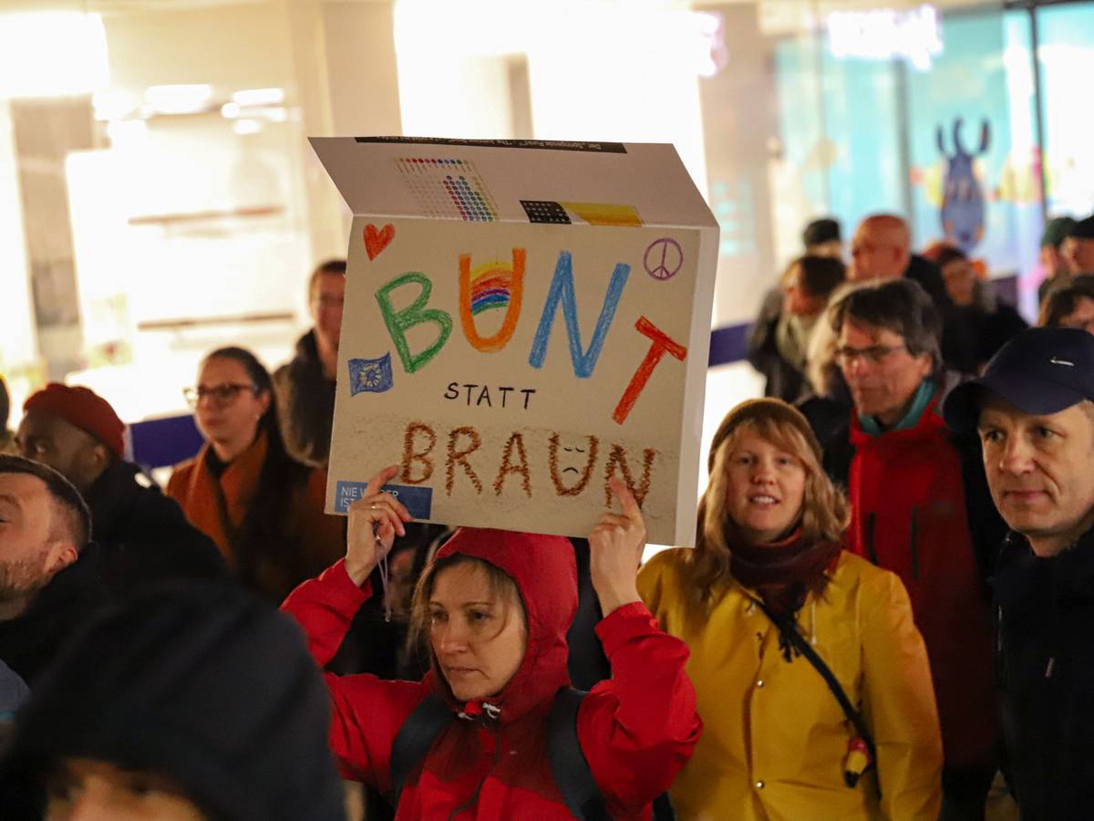 Demo gegen Fall der „Brandmauer“
