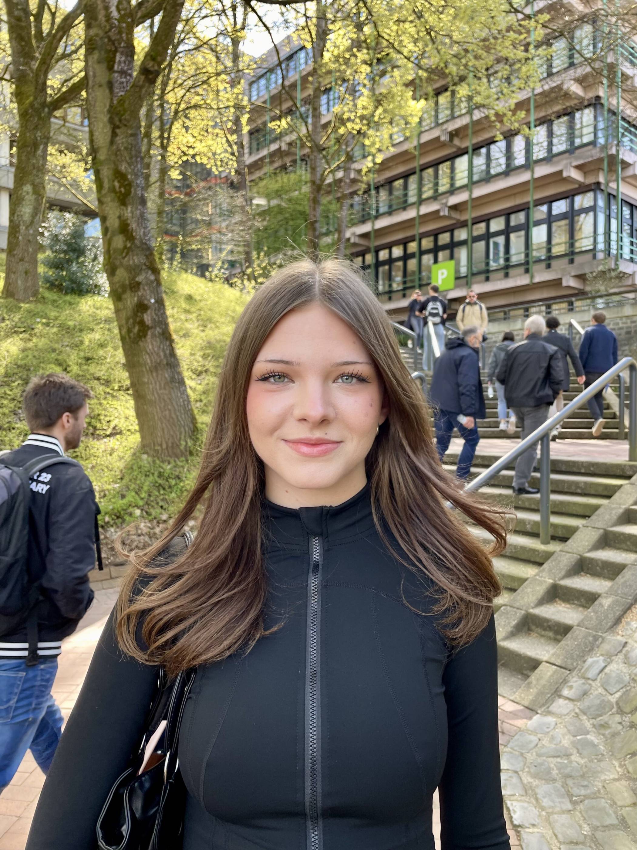 Lea Lange (20), Studentin aus Wuppertal: „Dott ist unnötig, weil es dadurch...