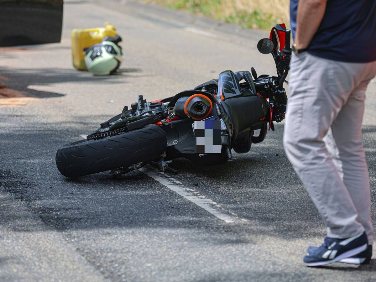 Schwerer Motorrad-Unfall
