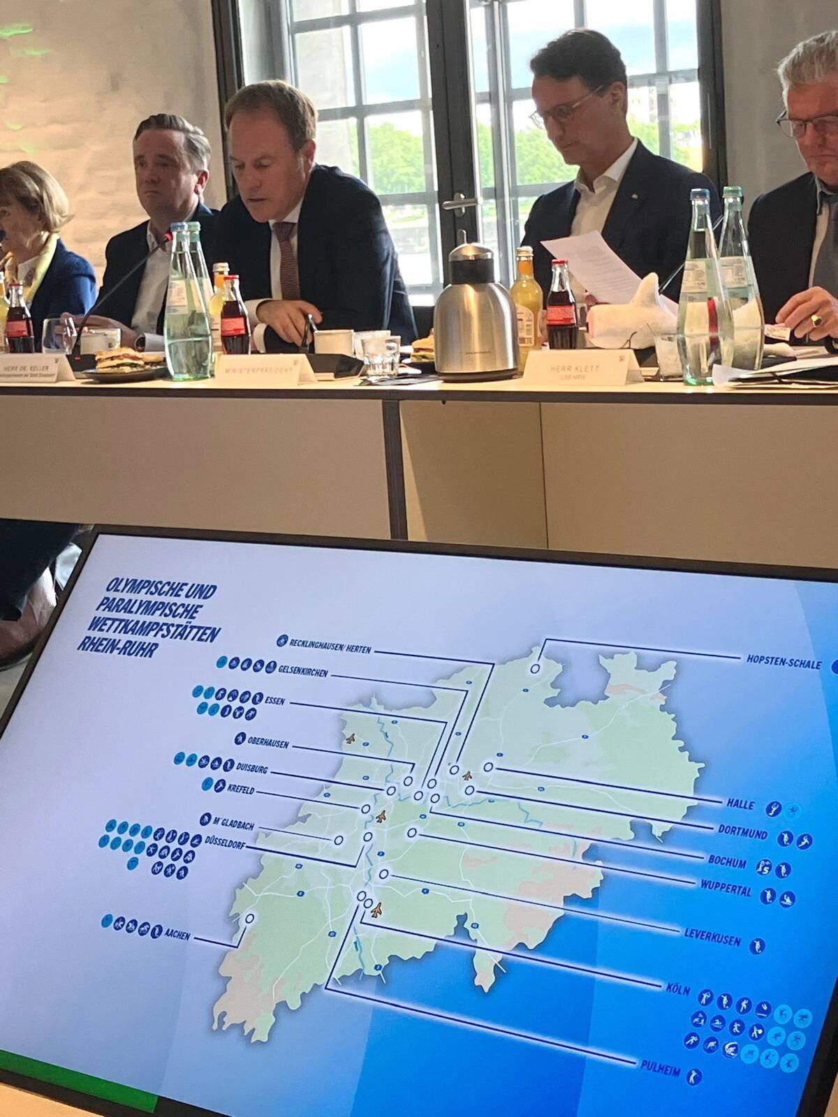 Wuppertal ist auf der Anzeigetafel die teilnehmenden NRW-Städte vertreten.
