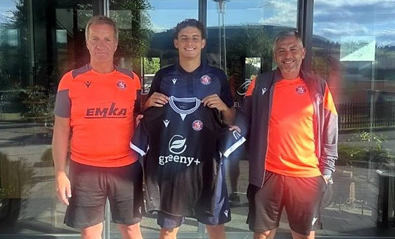 Stürmer Amin Bouzraa (von Eintracht...