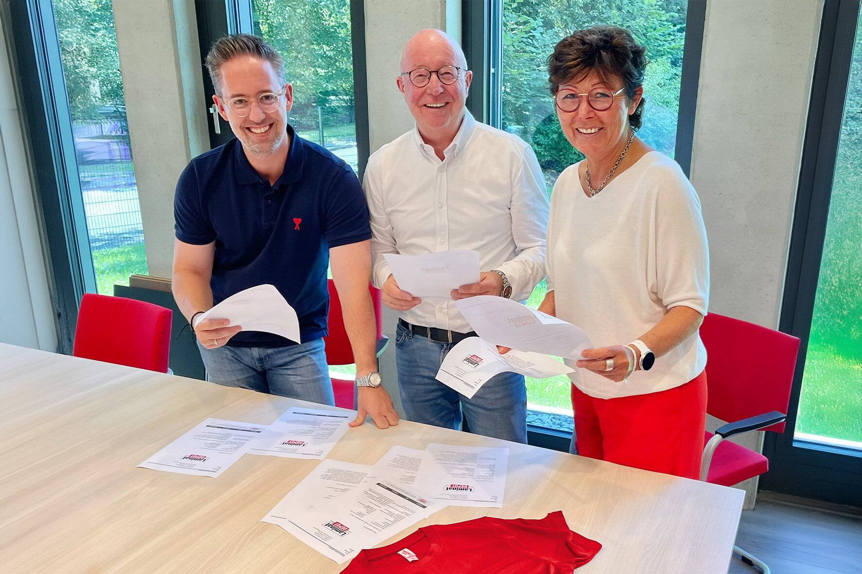  Die finale Jury-Auswahl der 100 Kinder- und Jugendeinrichtungen war nicht leicht. 