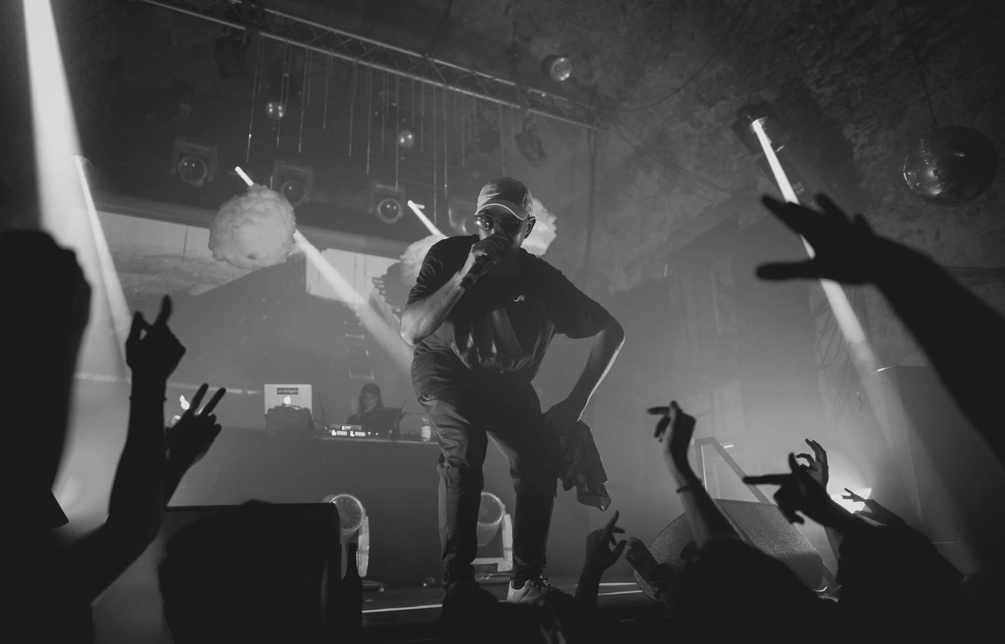 2018 tritt der Musiker Trettmann aus Chemnitz auf. Mit seiner Hip-Hop-, RnB- und...