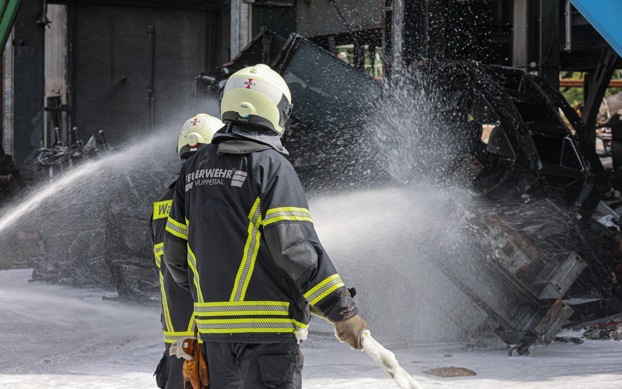 Bilder: Feuer im ehemaligen Elberfelder Heizkraftwerk