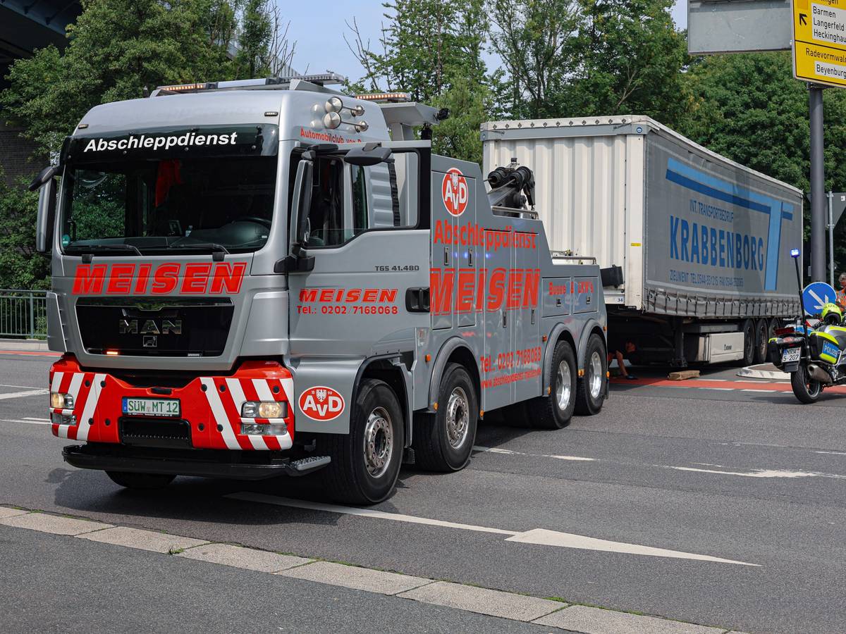 Lkw verliert seinen Auflieger

