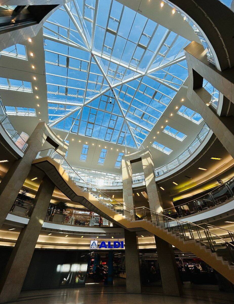  Das Dach mit Blick zum Himmel. 