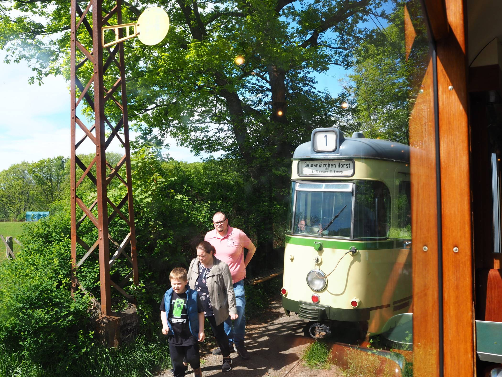  Von der Endhaltestelle sind es nur wenige Meter zum Naturfreundehaus. 