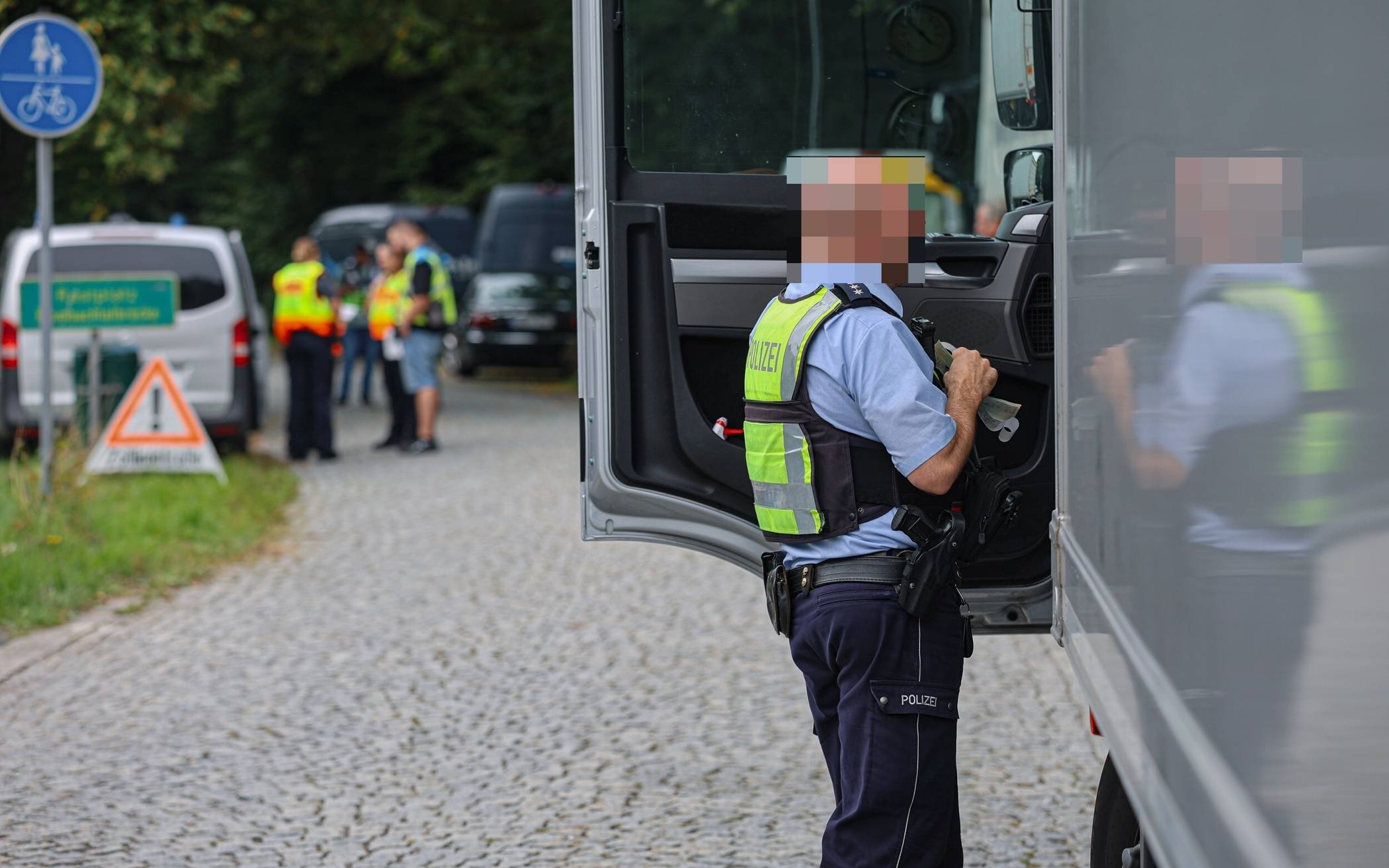Bilder: Verkehrskontrolle an Wuppertaler Parkstraße