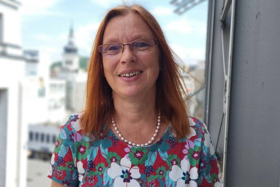 Jula Heckel-Korsten leistet die Wuppertaler Telefonseelsorge.