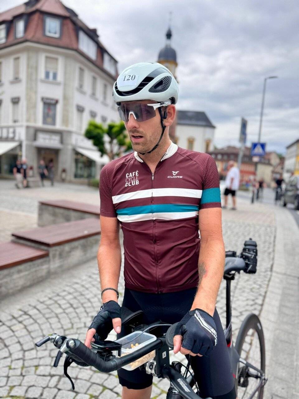 Bilder:  Samuel Fischer beim „Race Across Germany”