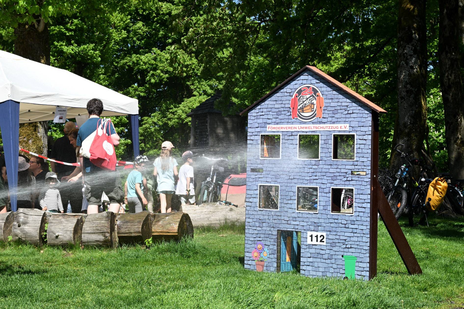 Für Kinder wird das beliebte Spritzenhaus