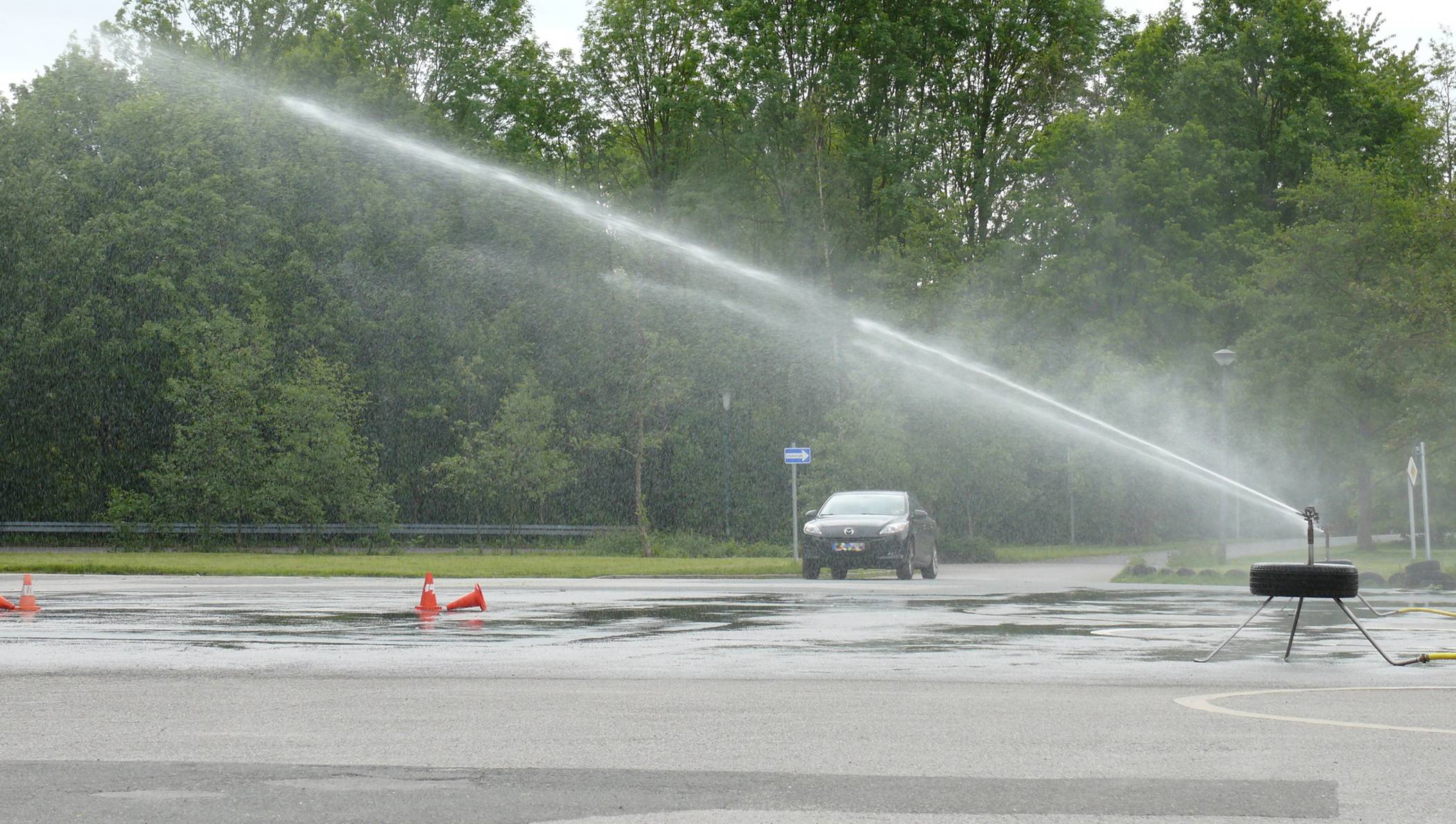  Immer eine Gefahr – Aquaplaning. 