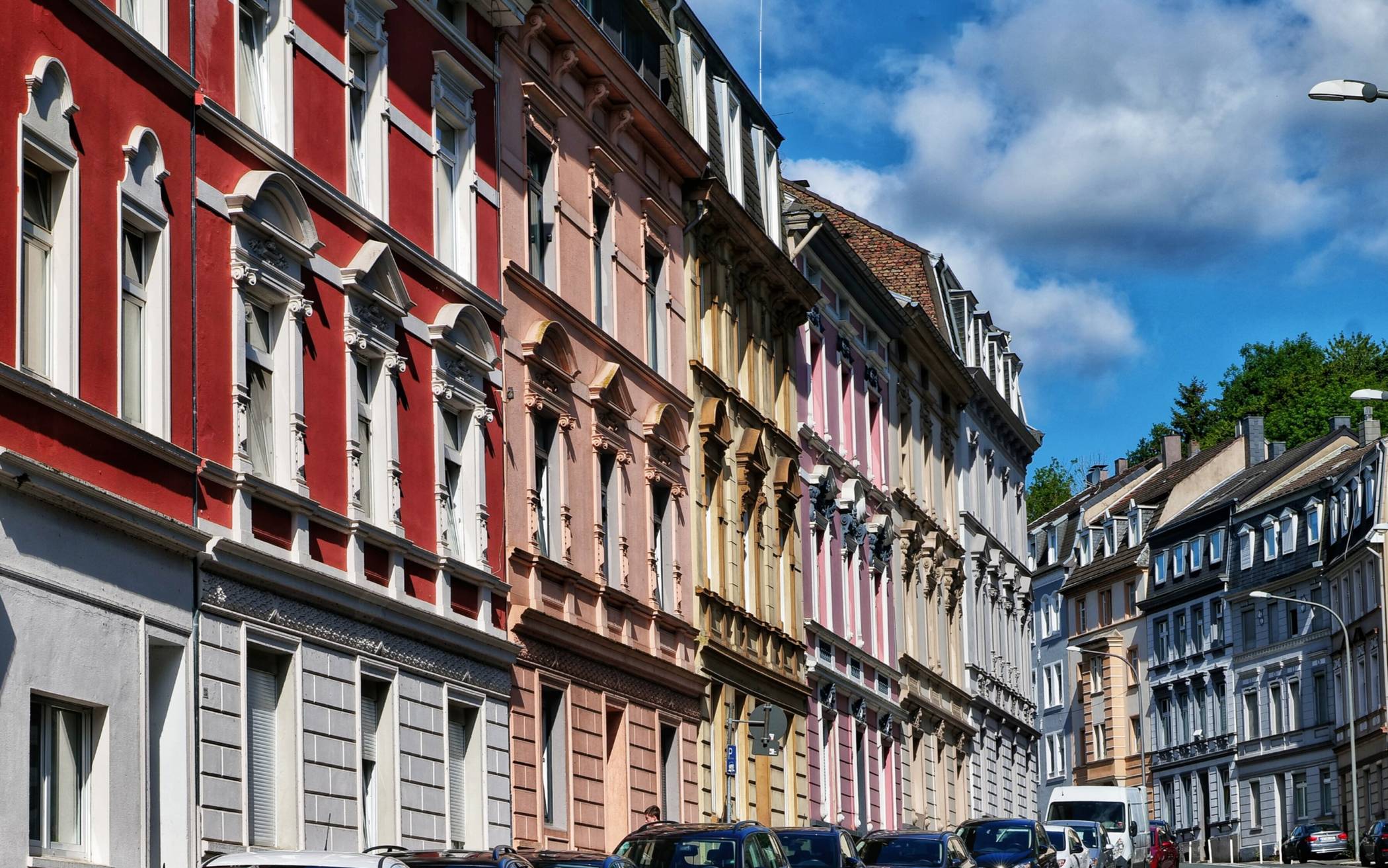 Häuser an der Nützenberger Straße.