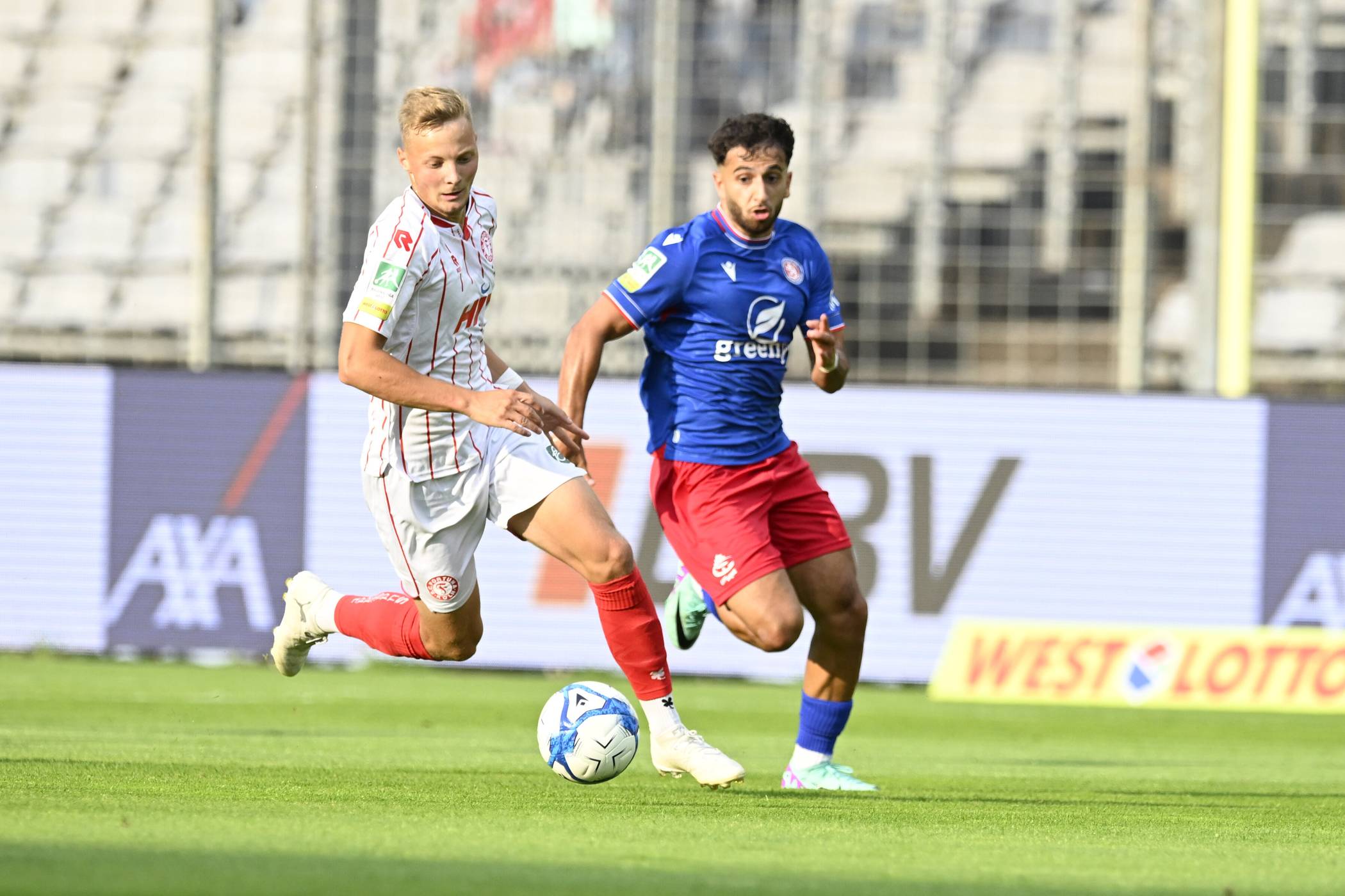 Kadi Atmaca (re.), hier zum Auftakt gegen Fortuna Köln, soll in Kürze wieder eingreifen.