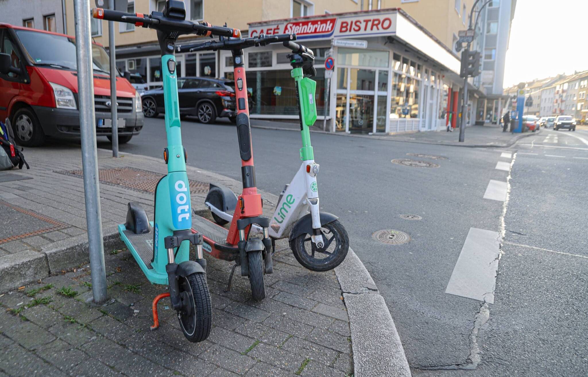 Die „Dott“-Scooter sind in Wuppertal zunächst